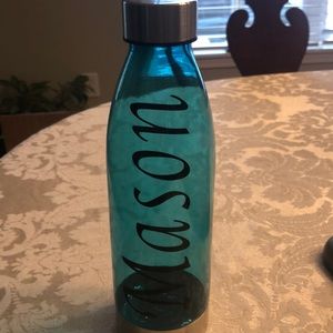 Water bottles with any name put on it
